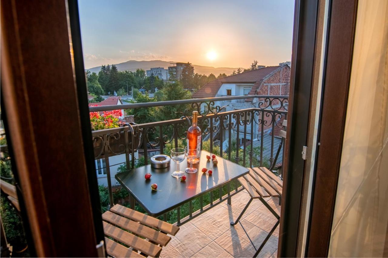 Semeen Hotel Konstantinovi Kyustendil Bagian luar foto